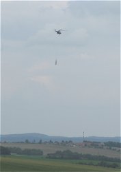 Mi-8 míří na Benešov